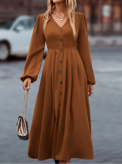 Elegant langærmet kjole med V-hals og knapper