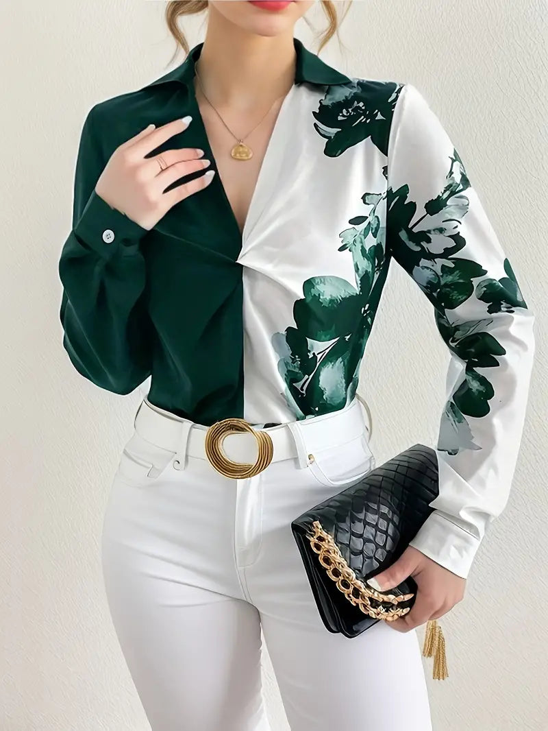 Bluse med blomstertrykk og vridd front