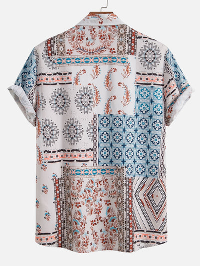 Skjorte med knapp og badeshorts med skjerfmønster