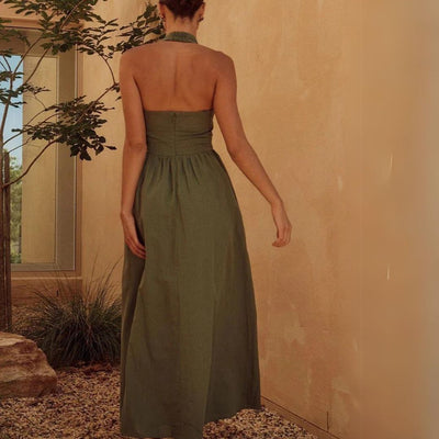 Elegant maxikjole i lin med halterneckutringning