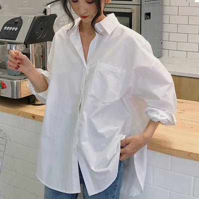 Elegant langermet hvit bluse for kvinner