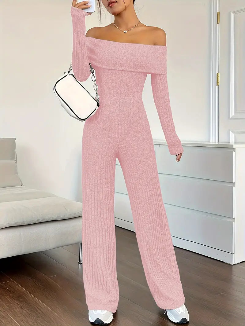 Ribbestrikket jumpsuit med skulderstropper