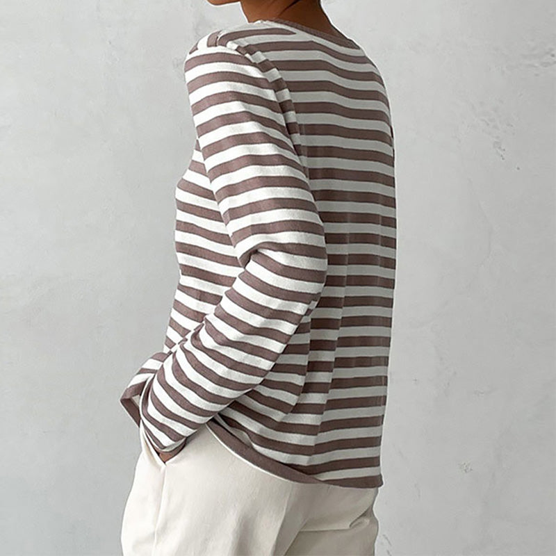 Stripete bluse med eleganse