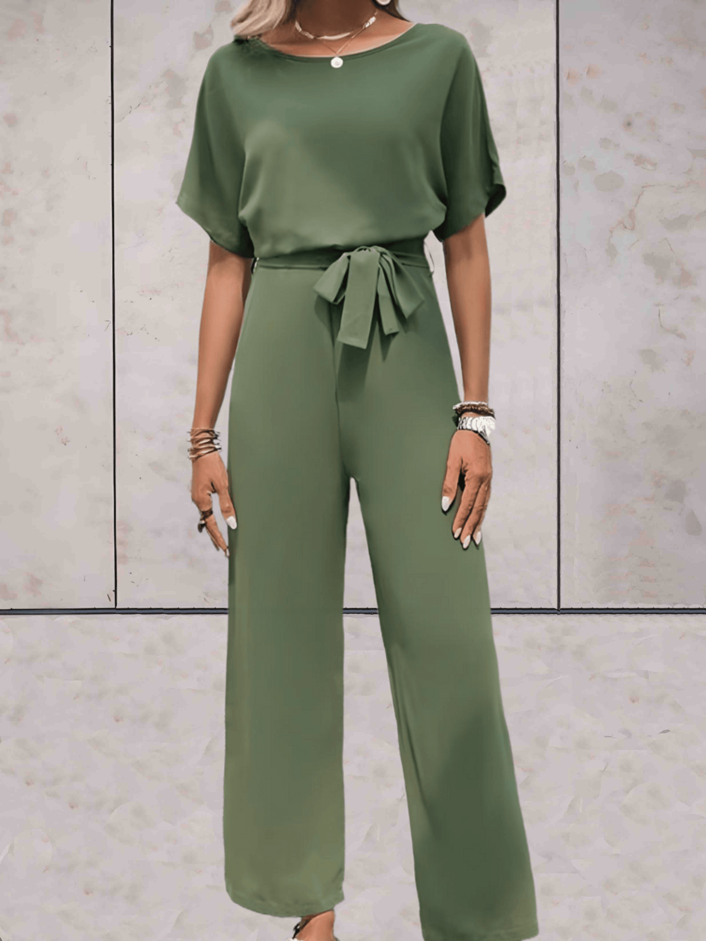 Stilig jumpsuit med rund hals og rette ben for kvinner