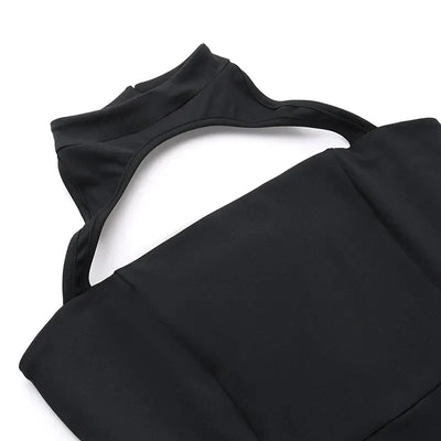 Elegant minikjole med halterneckutringning
