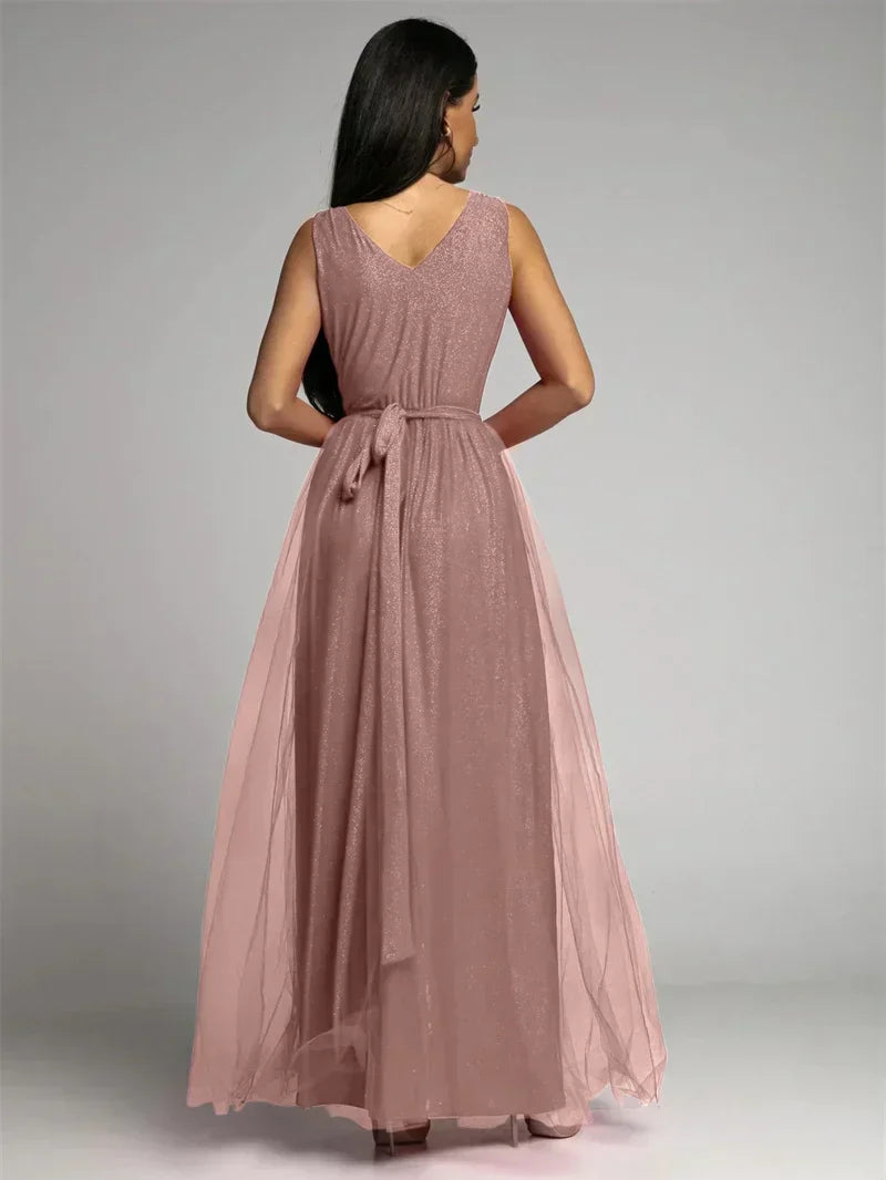 Elegant kjole med V-hals
