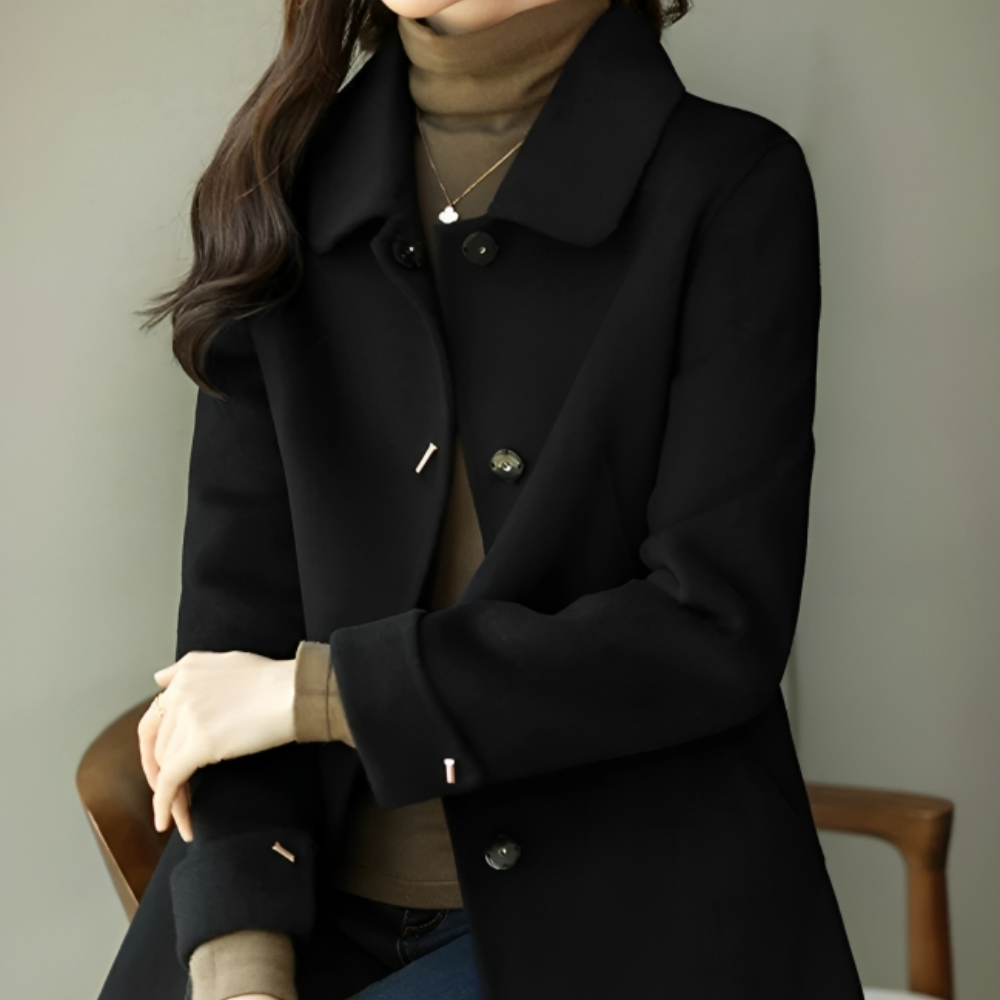 Elegant, slank ullkåpe til dame