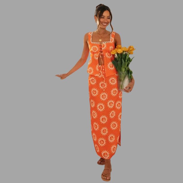 Boho chic maxikjole og topp med solstråleprint