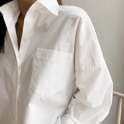 Elegant langermet hvit bluse for kvinner