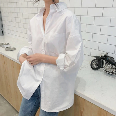Elegant langermet hvit bluse for kvinner