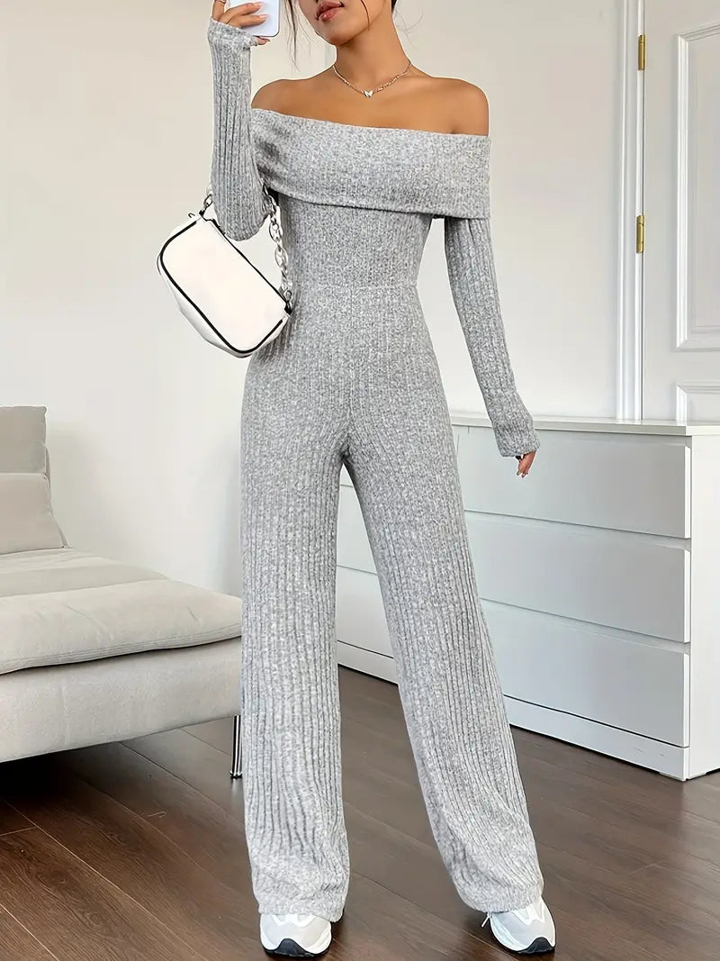 Ribbestrikket jumpsuit med skulderstropper