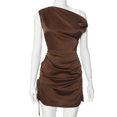 Asymmetrisk bodycon-minikjole med plisseringer