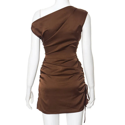 Asymmetrisk bodycon-minikjole med plisseringer