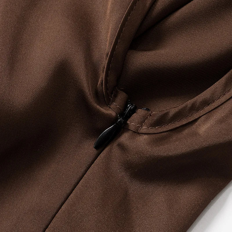 Asymmetrisk bodycon-minikjole med plisseringer