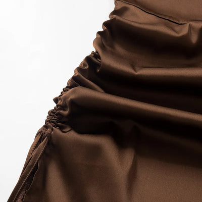 Asymmetrisk bodycon-minikjole med plisseringer