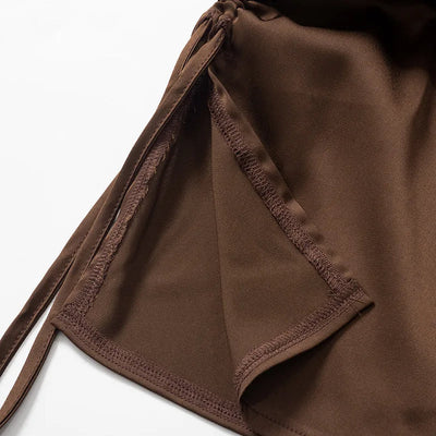 Asymmetrisk bodycon-minikjole med plisseringer