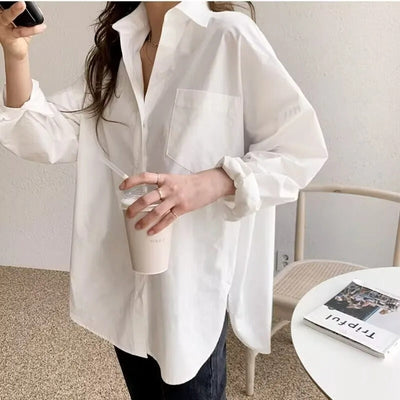 Elegant langermet hvit bluse for kvinner