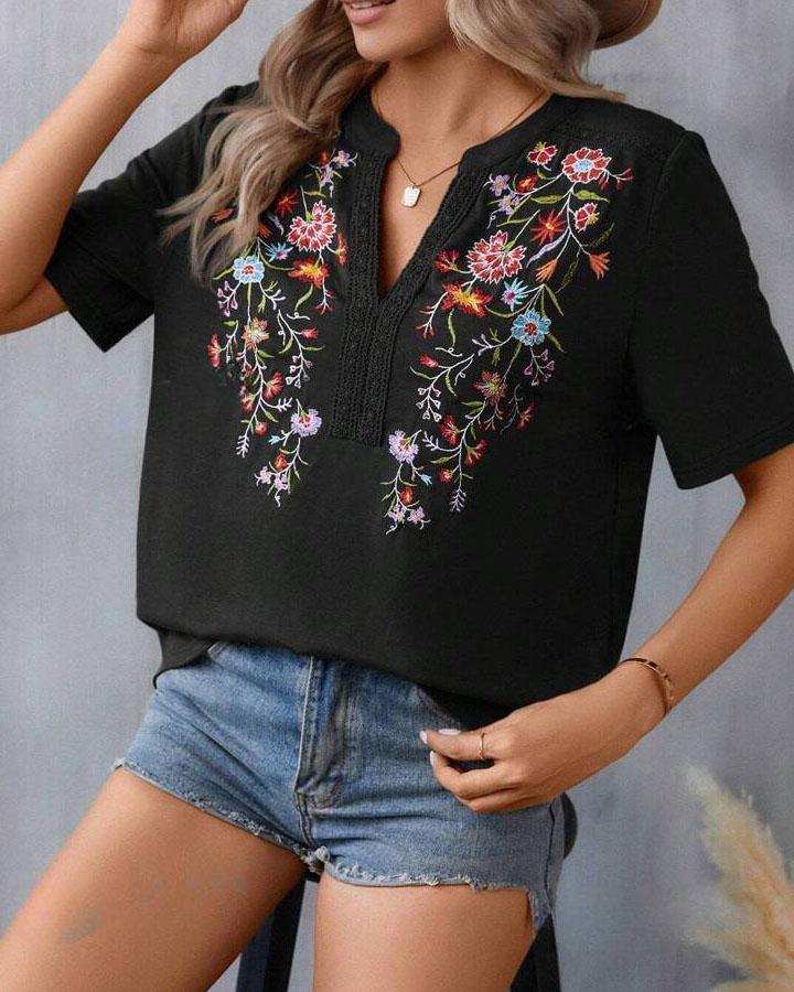Brodert blomstret bluse for kvinner