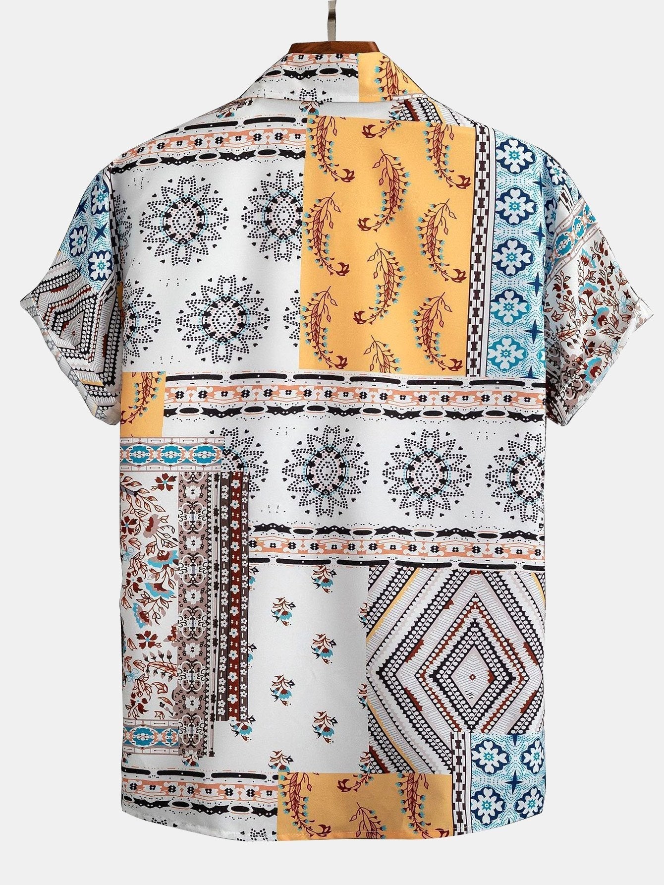 Skjorte med knapp og badeshorts med skjerfmønster