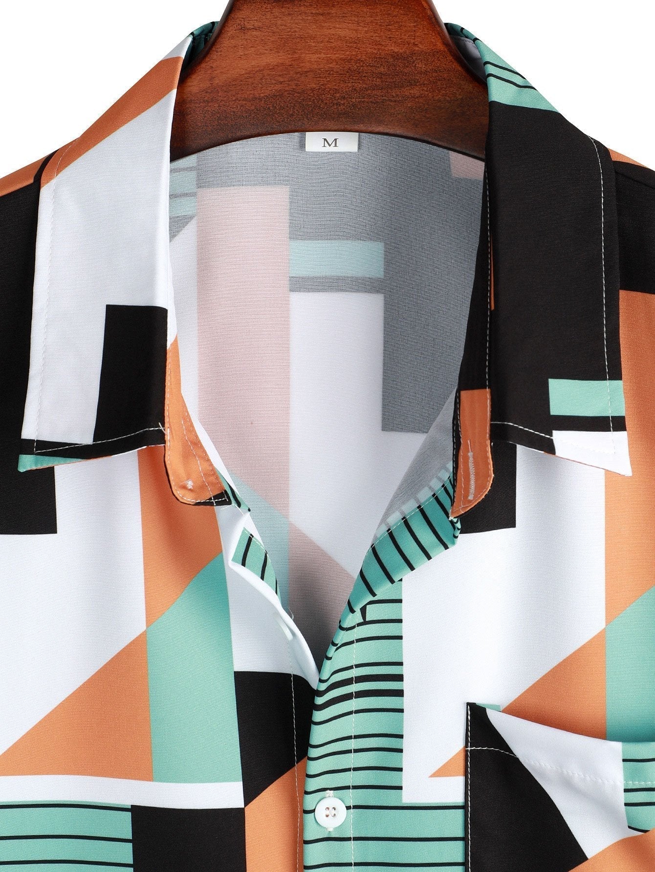 Skjorte med geometrisk stripetrykk