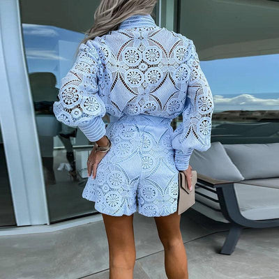 Elegant todelt med blonder
